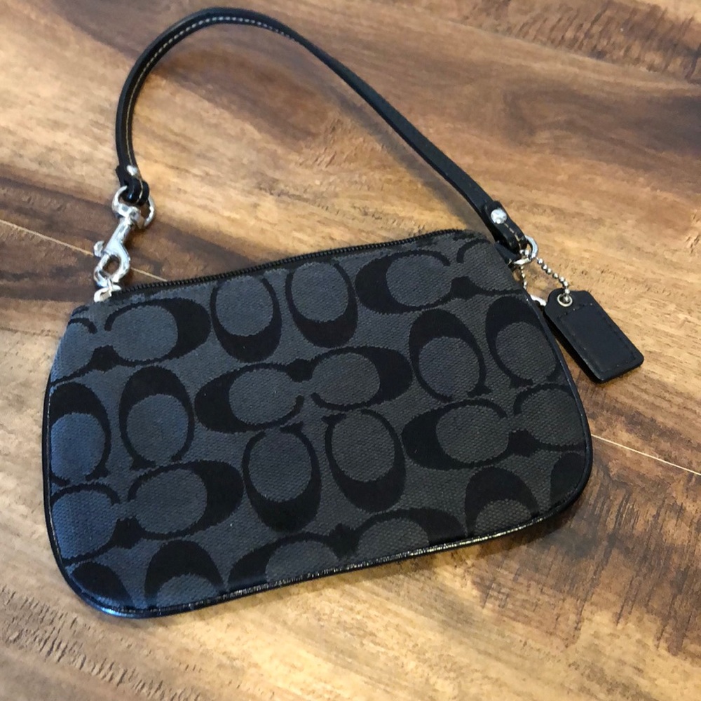 Coach black signature C wristlet - Picture 8 of 8